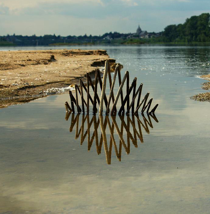 land-art-wood-water