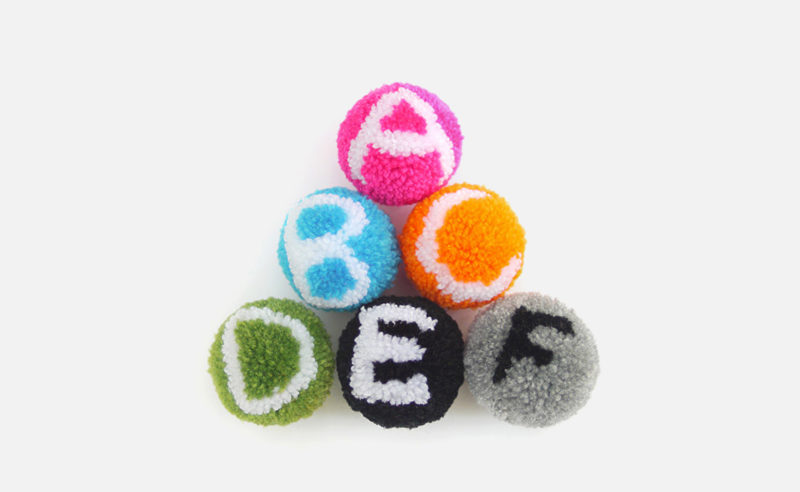 Faire des pompons typographiques