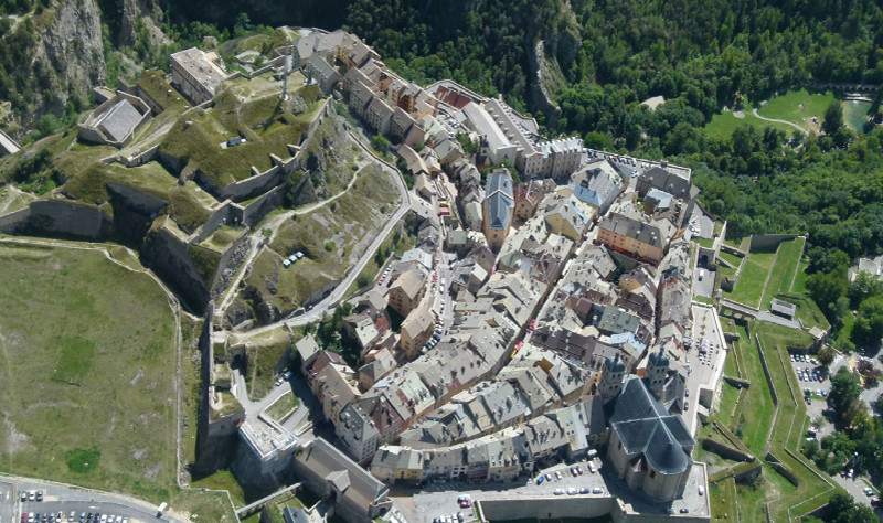 vue-aerienne-briancon-ville