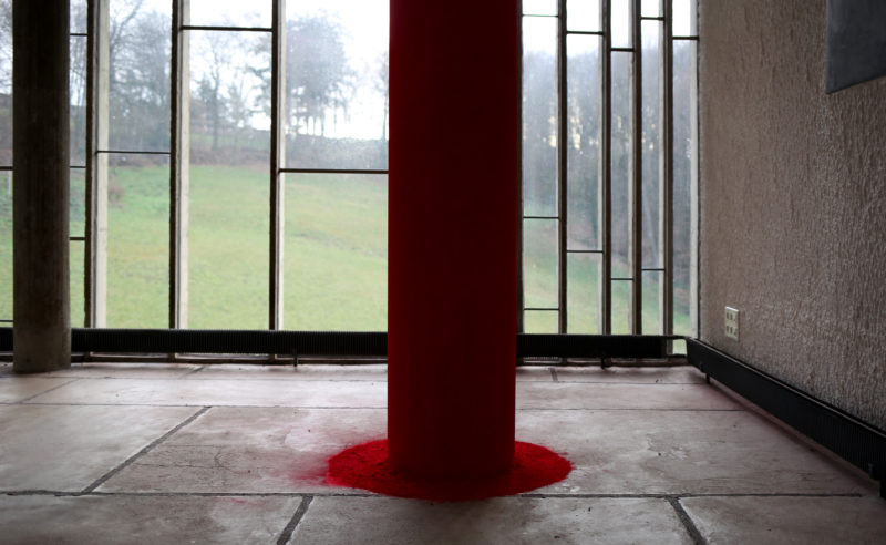 anish-kapoor-poteau-rouge